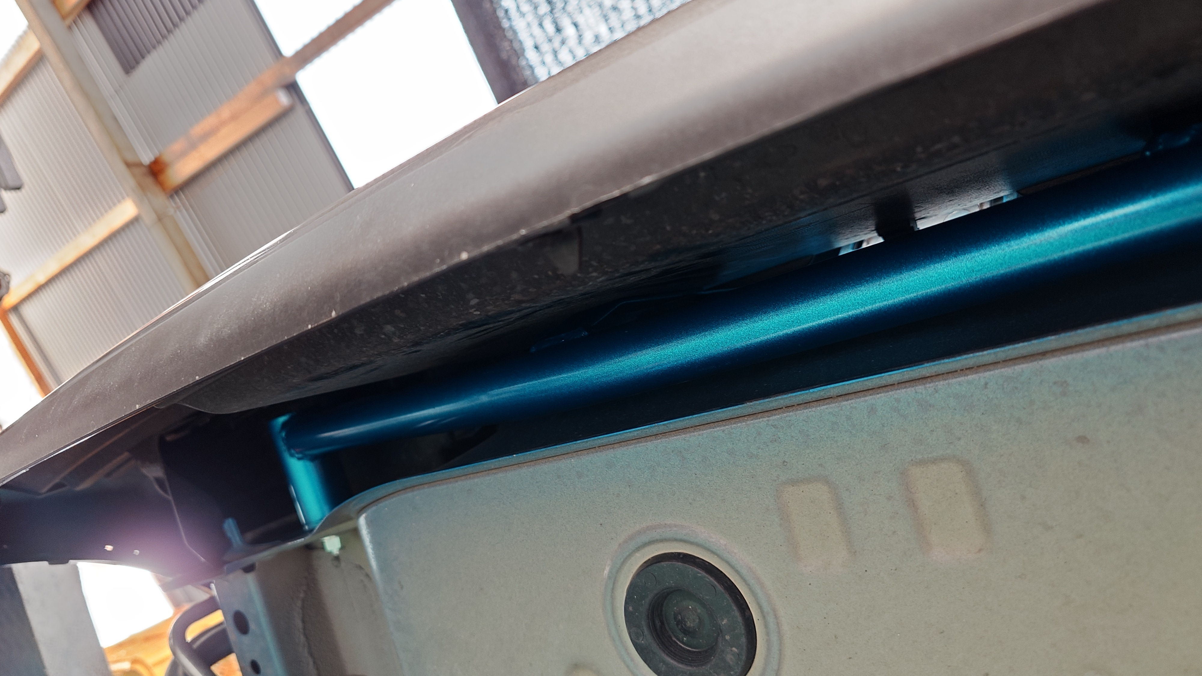 アルトワークス(HA36S)リアバンパーの中に取り付けた剛性パーツ